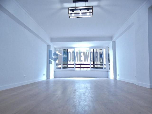 Apartamento T3 com Parqueamento e Arrecadação