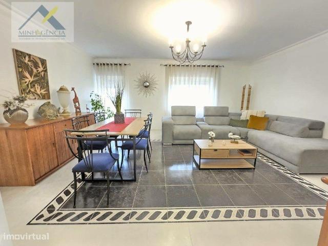 Apartamento T3 com parqueamento e arrecadação no Barreiro 124m² Alto Do Seixalinho E Lavradio