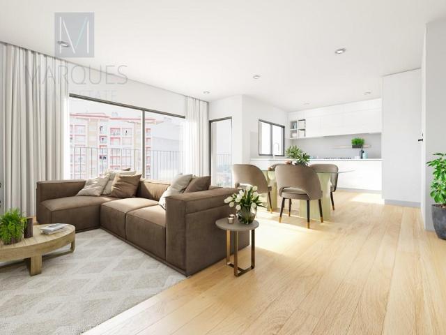 Apartamento T3 com Parqueamento em Santa Marta do Pinhal C. 101m² Corroios
