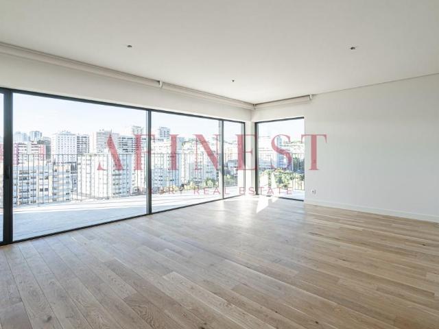 Apartamento T3 Com Piscina E Ginásio Em Algés / Miraflores 125m² Algés, linda a velha e cruz quebrada dafundo