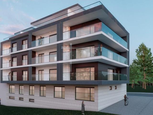 Apartamento T3 com piscina e parqueamento para 1 carro Qui. 0m² Charneca De Caparica