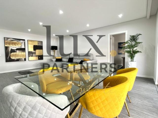 Apartamento T3 com Piscina em Olhão