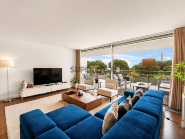 Apartamento T3 com piscina, Parque dos Poetas, Oeiras