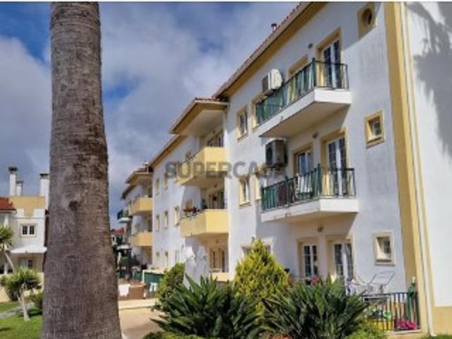 Apartamento T3, com piscina, perto de Sintra