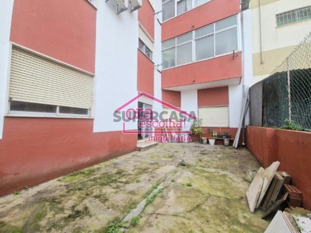 Apartamento T3 com Quintal e área bruta de 131 m2 em Paio Pires!
