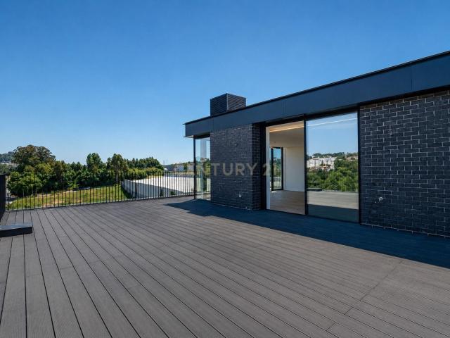 Apartamento T3 com Rooftop de 75m² e Vistas Panorâmicas Gondomar