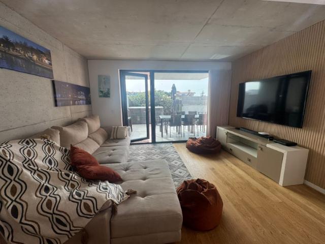 Apartamento T3 com Terraço Único no empreendimento DOCA