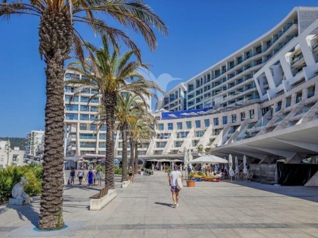Apartamento T3 com terraço _ a 200 metros da Praia da Califórnia _ Sesimbra