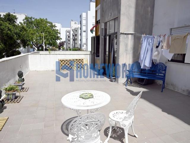 Apartamento T3 com Terraço – Barreiro