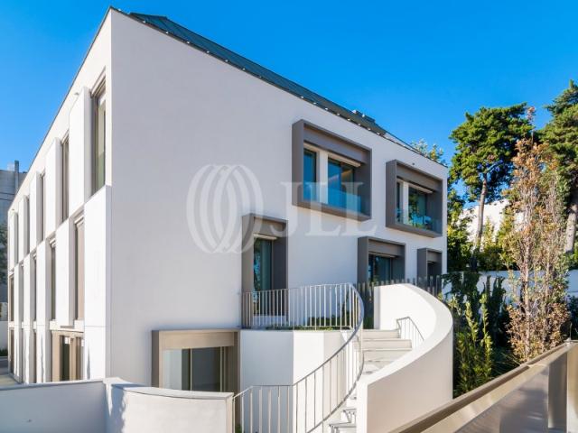 Apartamento T3 com terraço e garagem, em Cascais