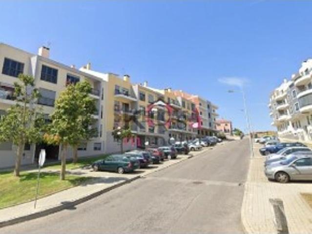Apartamento T3 com terraço e garagem, exelente exposição solar, ótima localização