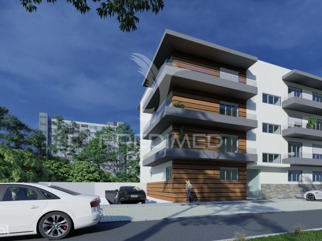 Apartamento T3 com Terrao e Garagem Quinta da Amizade