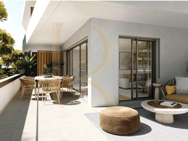 Apartamento T3 com terraço e jacuzzi no Seixal