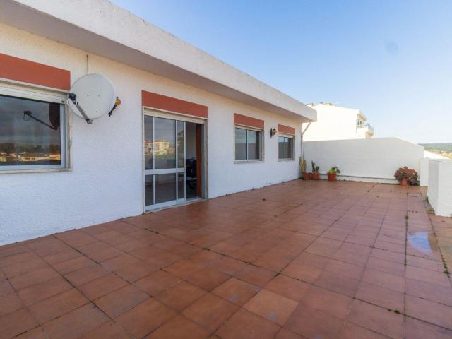 Apartamento T3 com terraço e parqueamento! 95m² Bom sucesso