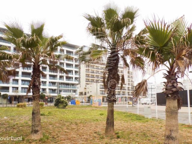Apartamento T3 com terrao e vista mar na Costa de Caparica