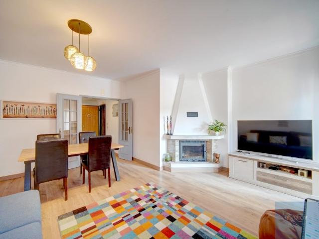 Apartamento T3 com Terraço em Carnaxide