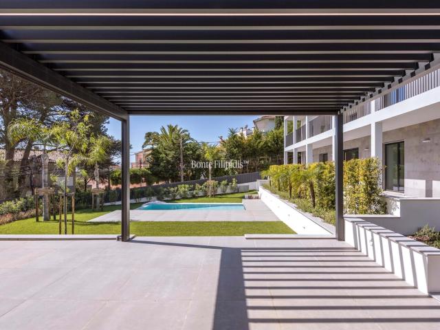 Apartamento T3 com terraço, em condomínio com jardim e pisci. 259m² Cascais e Estoril