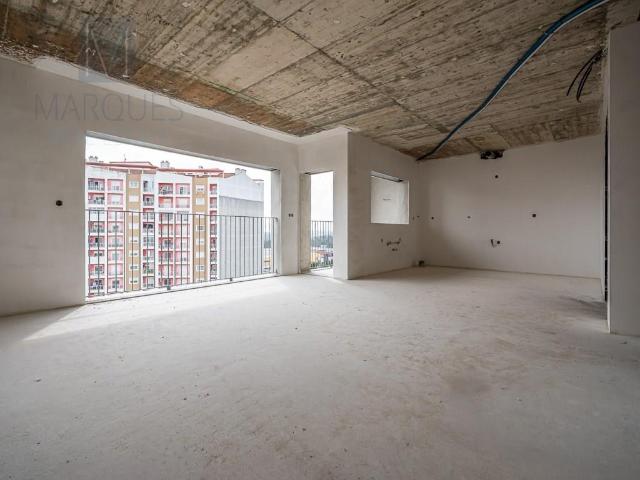 Apartamento T3 com Terraço em Santa Marta do Pinhal Corroi. 89m² Corroios
