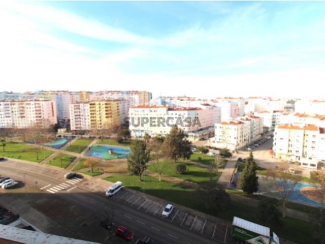 Apartamento T3 com Terraço em Santa Marta do Pinhal Corroios