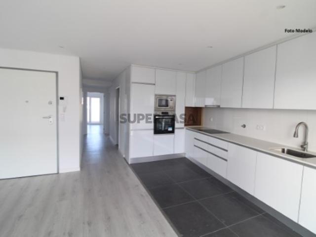 Apartamento T3 com Terraço em Santa Marta do Pinhal Corroios