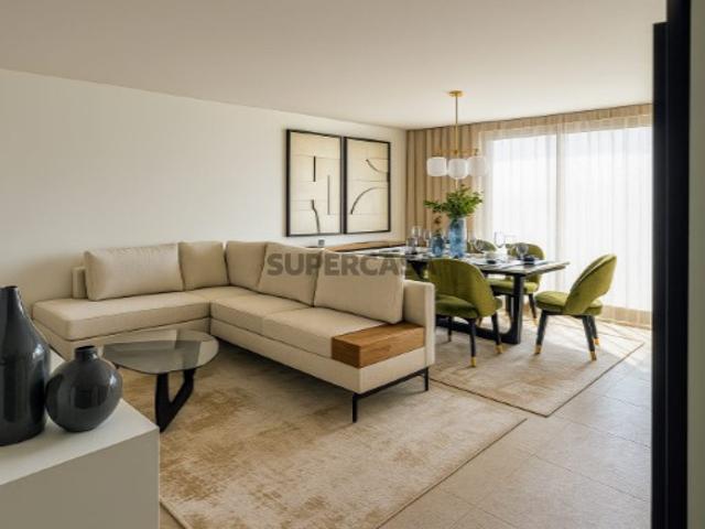 Apartamento T3 com terraço, junto á praia de Labruge