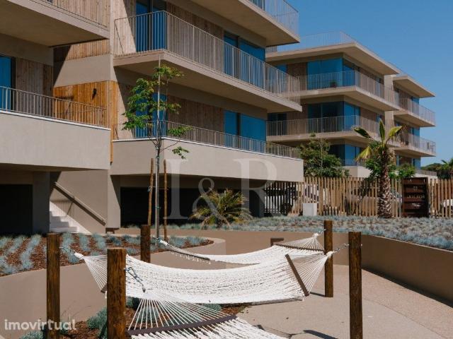 Apartamento T3 duplex com rooftop e vista mar, Quarteira, Algarve