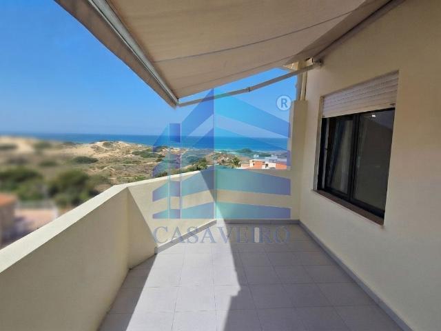 Apartamento T3 com Terraço na Praia da Barra