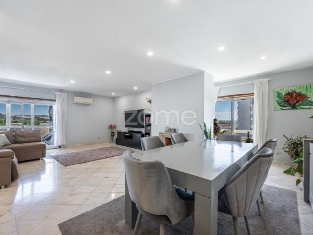 Apartamento T3 com terraço no último piso | Águas Santas, Maia