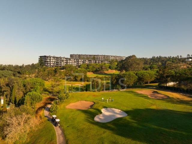 Apartamento T3 com terraço no Belas Clube de Campo