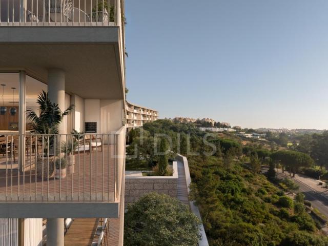 Apartamento T3 com terraço no Belas Clube de Campo