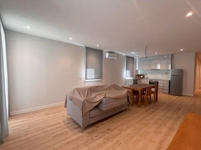 Apartamento T3 com Terraço no Centro do Porto