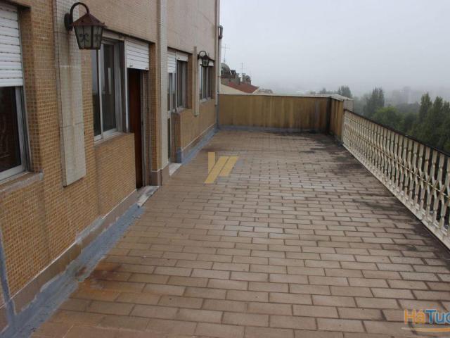 Apartamento T3 com terraço no centro de São João da Madeira | 26083175486