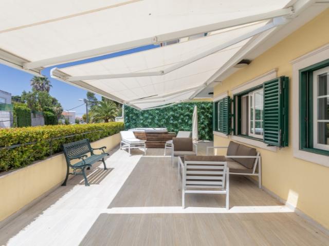 Apartamento T3 com terraço no Monte Estoril