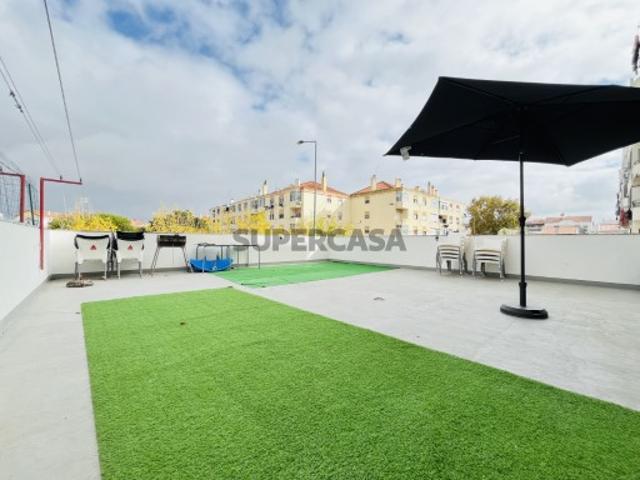 Apartamento T3 com terraço no Montijo