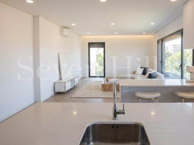 Apartamento T3 com Terraço no R/C