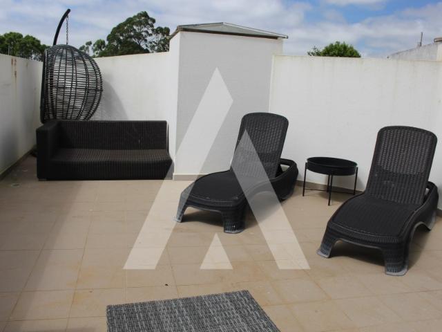 Apartamento T3 com Terraço, Suite e Exposição Sul no Centro de Mafra