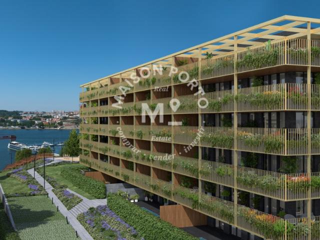 Apartamento T3 com Varanda, 2 Lugares de Estacionamento na Marina da Afurada, Vila Nova de Gaia