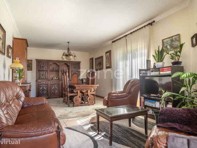 Apartamento T3 com varanda vista mar, na Agudela