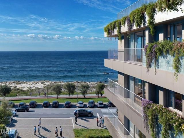 Apartamento T3 com varanda à beira mar em Vila Nova de Gaia