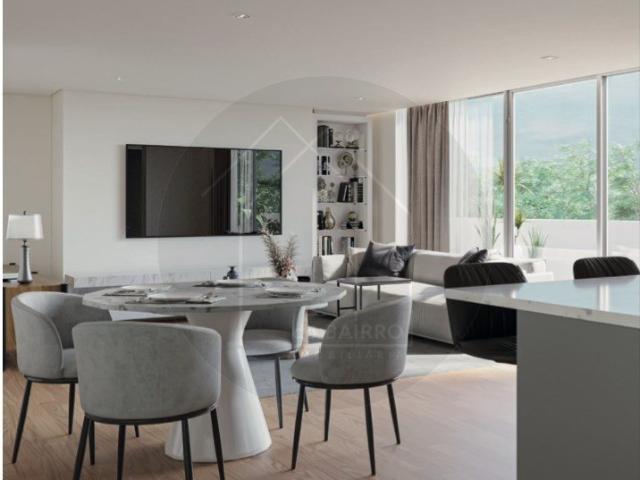 Apartamento T3 com Varanda de 28,9m², no Porto 137m² Campanhã