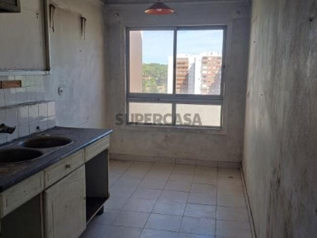 Apartamento T3 com Varanda e Arrecadação