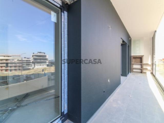 Apartamento T3 com varanda e barbecue | Paradela, Santo António dos Cavaleiros