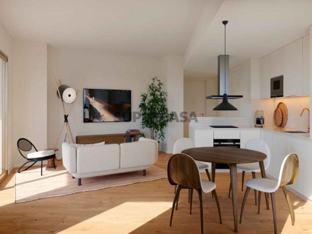 Apartamento T3 com varanda e estacionamento em novo empreendimento, Lisboa