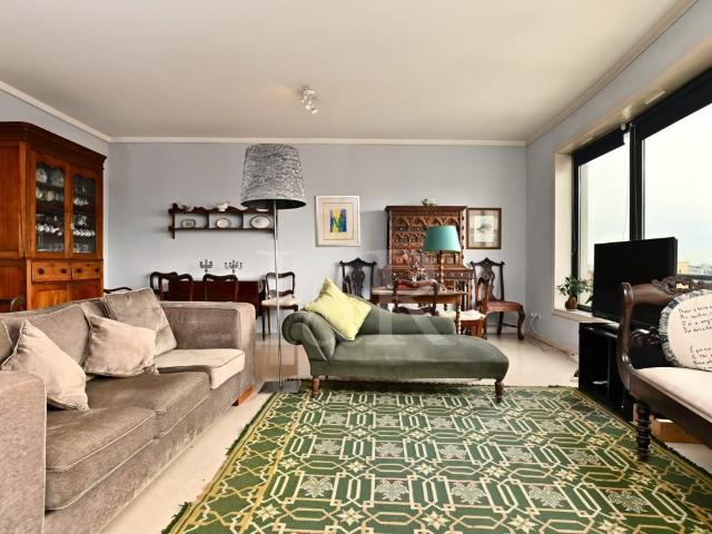 Apartamento T3 com varanda e estacionamento em Campolide 119m² Campolide