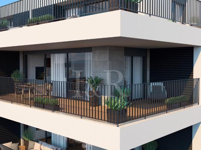 Apartamento T3 com varanda e estacionamento em Caxias 128m² Oeiras E São Julião Da Barra
