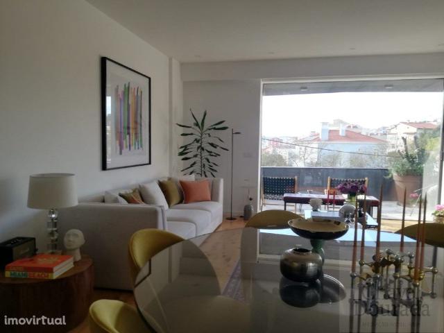 Fantstico apartamento no corao da Solum com varandas e garagem.