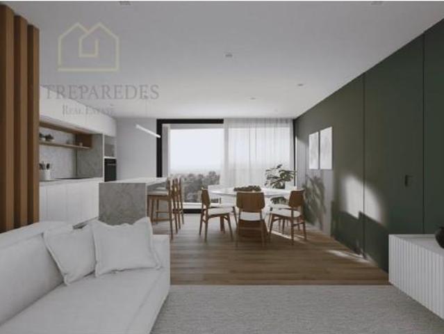 Apartamento T3 com varanda e garagem para comprar em São Fél. 121m² São Félix Da Marinha