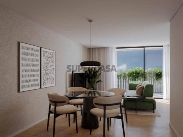 Apartamento T3 com varanda e lugar de garagem, Paranhos
