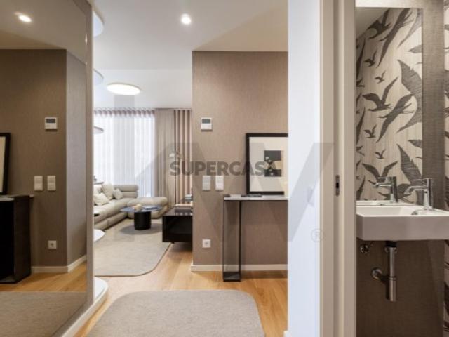 Apartamento T3 com Varanda e Suíte em Vila Nova de Gaia