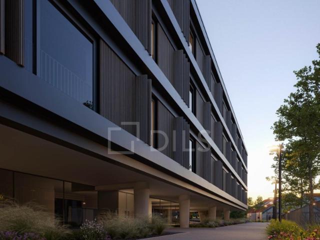 Apartamento T3 com varanda e 2 lugares de estacionamento no centro do Porto